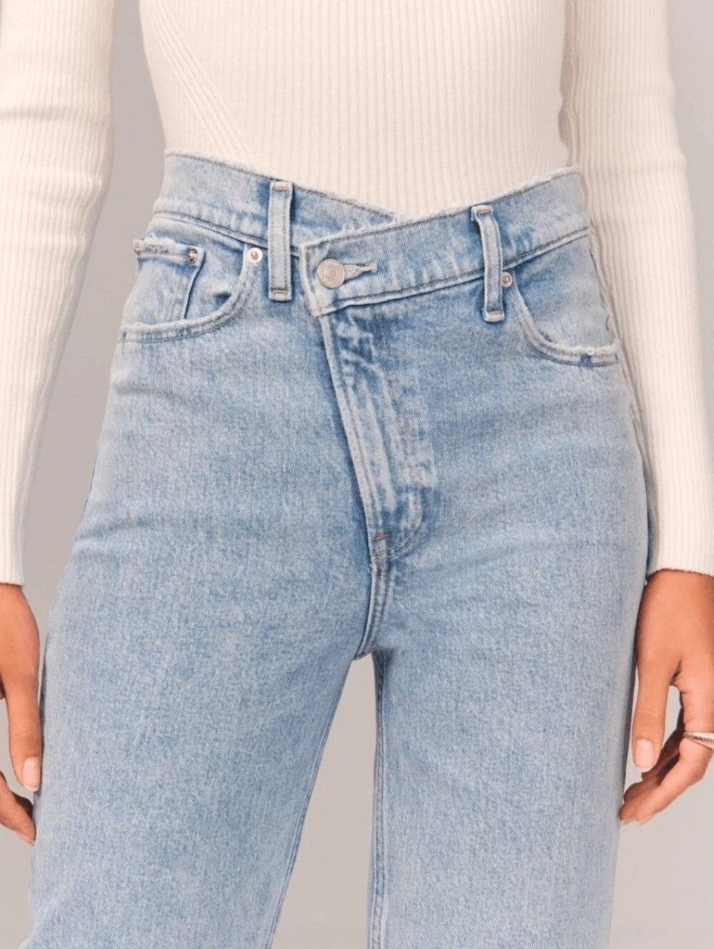 Abercrombie Womens Blue Ultra High Rise 90s Straight Criss Cross Jeans Size 29/8 - Picture 2 of 16